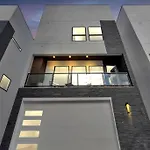 The Suite Spot! Downtown Skyline Views! Sleeps 12