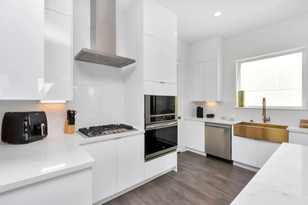 The Spot! Downtown Skyline Views! Sleeps 12 Сasa de vacaciones Houston